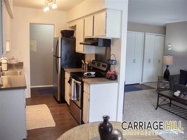 Foto del edificio - Carriage Hill Apartments - Dearborn Heights, MI