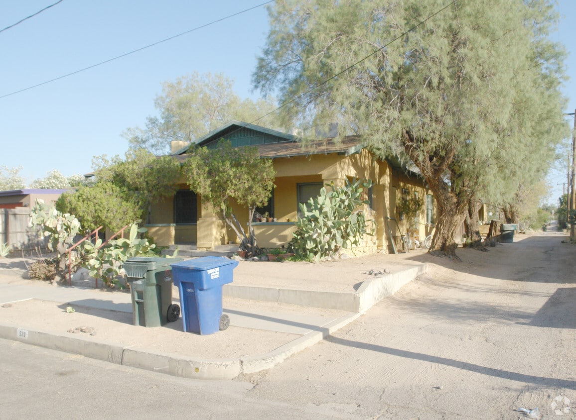 Primary Photo - 526-530 E Mabel St
