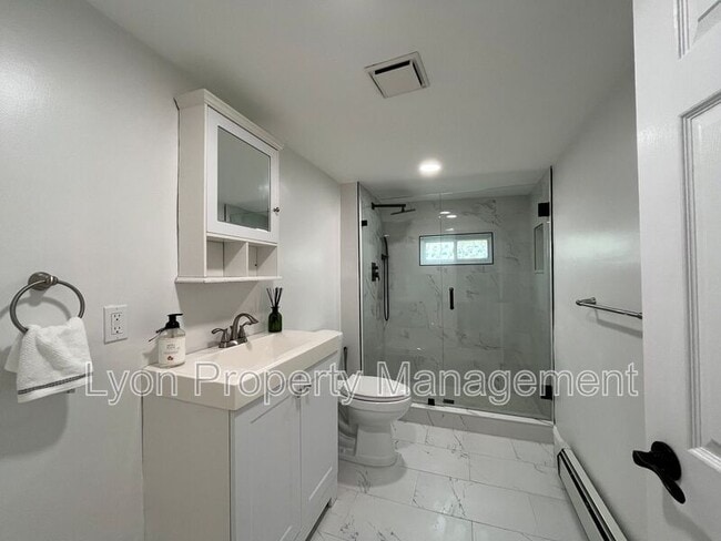 Building Photo - 58 Spooner Ave