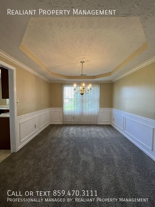 Building Photo - 537 Amberley Dr