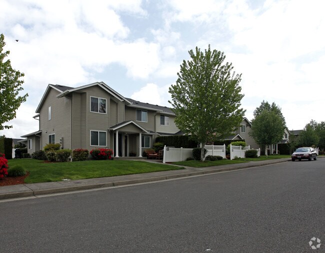 Triple Crown Apartments &amp; Townhomes Salem, OR