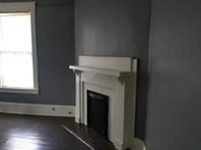 Foto del edificio - 1106 E 33rd St