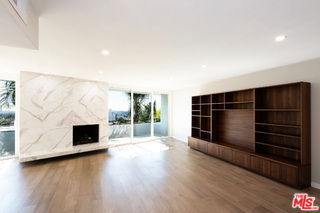 Foto del edificio - 8401 Fountain Ave