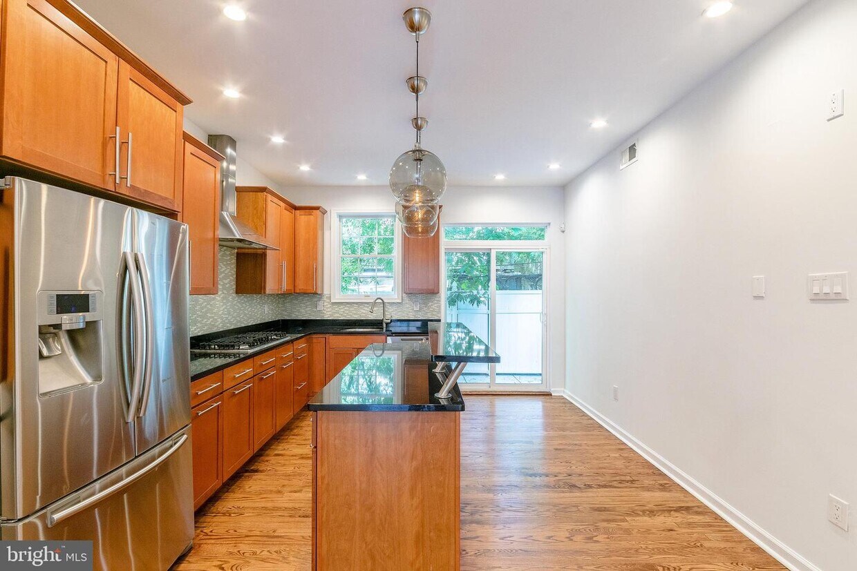 2129 Montrose St, Philadelphia, PA 19146 Townhouse for Rent in Philadelphia, PA