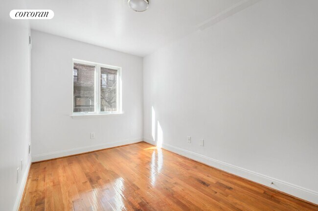 Foto del edificio - 614 E 7th St