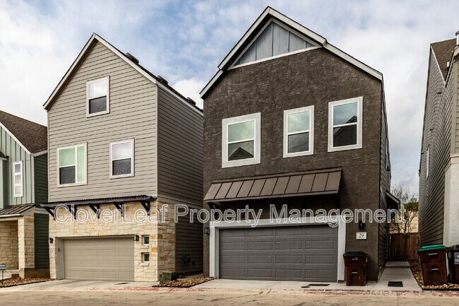 Foto del edificio - 5843 Whitby Rd