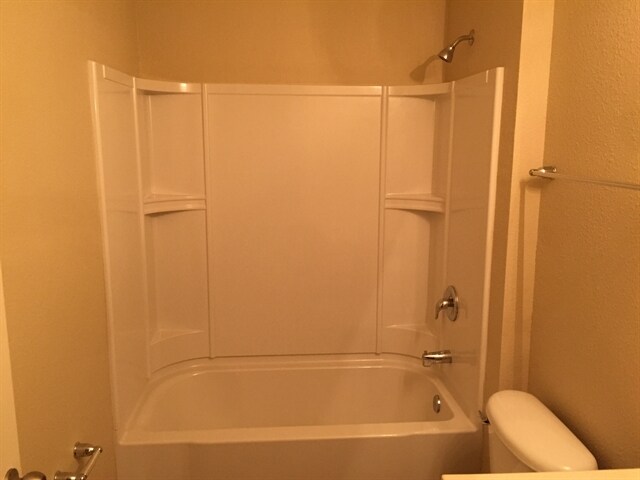 Foto del edificio - 372 W New England Dr