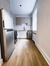 Building Photo - 2070 Chomedey