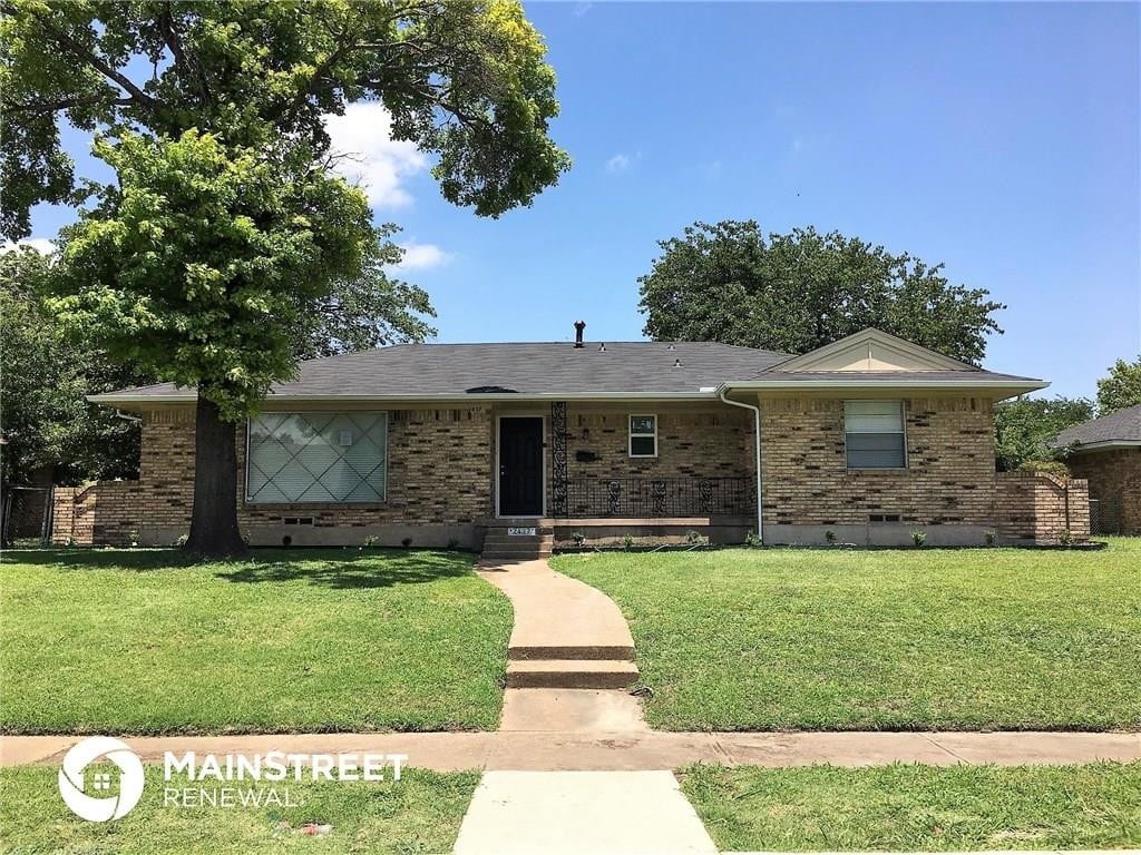 2437 Club Manor Dr, Dallas, TX 75237 House for Rent in Dallas, TX