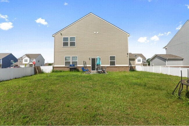 Building Photo - 7419 Hillway Dr