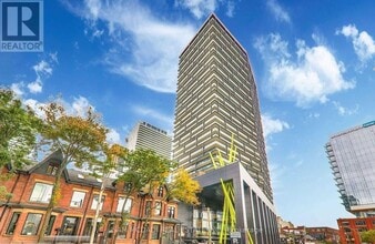 Building Photo - 125-2125 Peter St