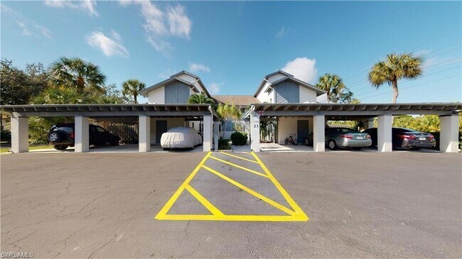 Foto del edificio - 6300 Sugar Bush Ln