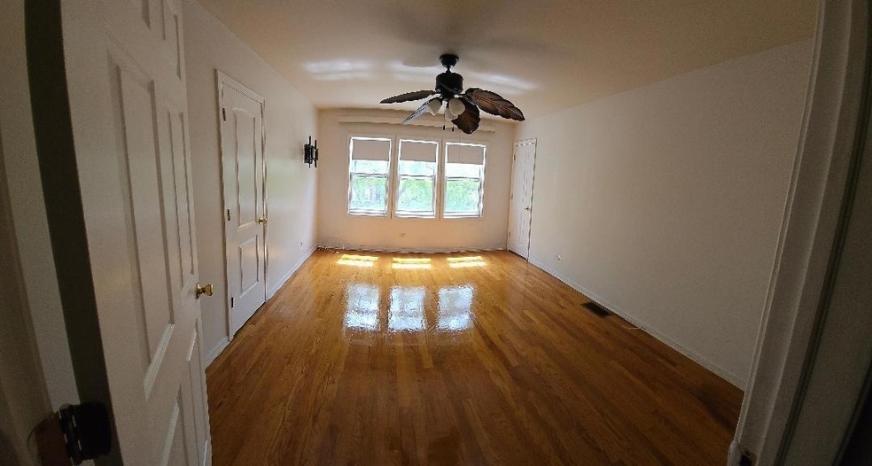 Foto del edificio - 548 E 89th St