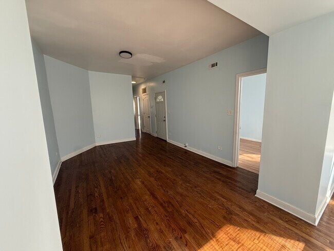 Foto del edificio - 411 N Hamlin Ave