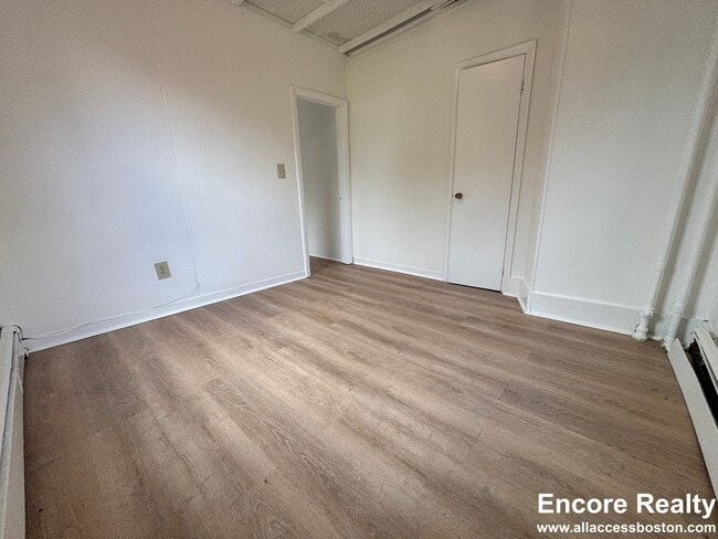 Building Photo - 44A Joy St