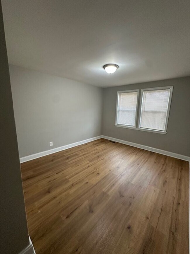 Foto del edificio - 3812 Erdman Ave