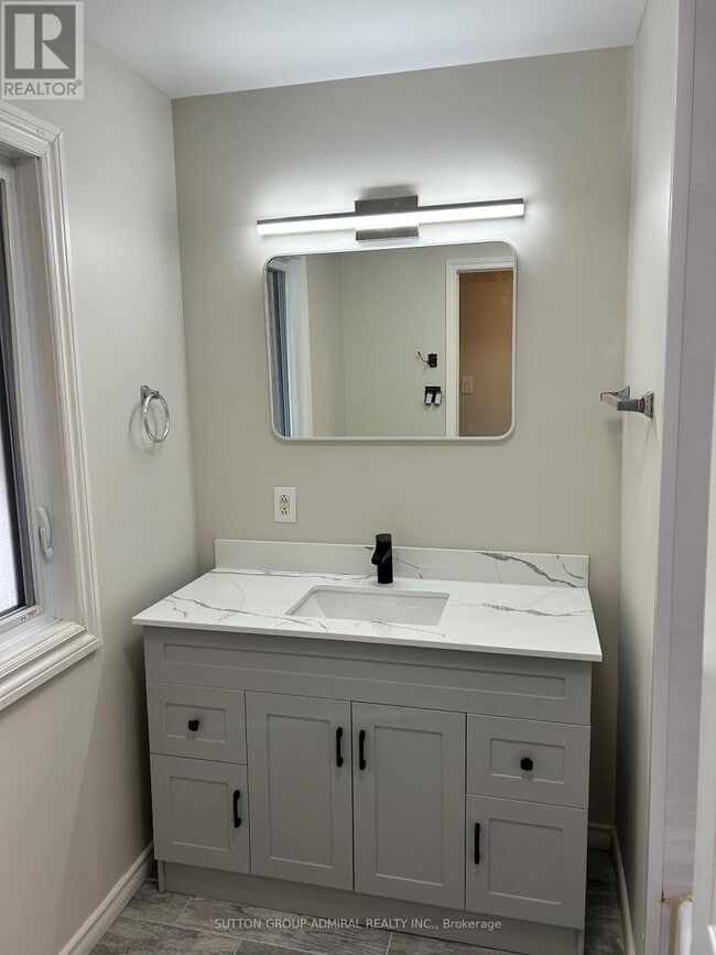 Building Photo - 166 Kulpin Ave