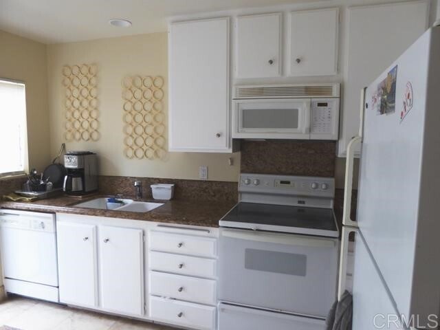 Primary Photo - 3270 Caminito Eastbluff