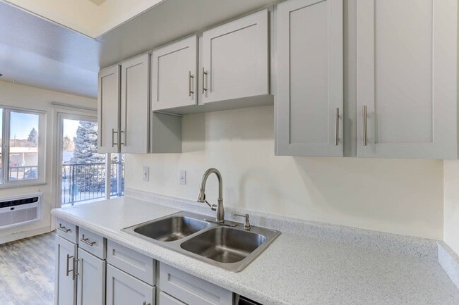 Interior Photo - Heritage Apartments