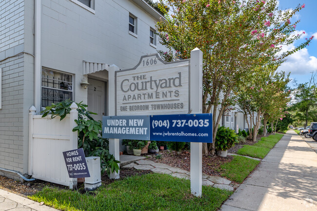 Signage - Courtyard Apartments