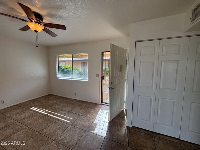 Foto del edificio - 840 S Main St