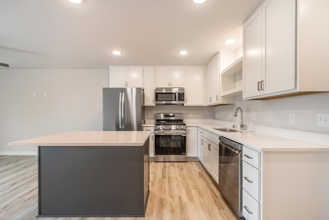 Foto del edificio - W219N16241 Primrose CtUnit 1