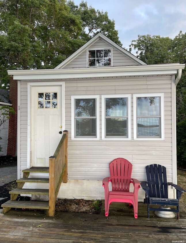 27 Walnut Ave, Setauket East Setauket, NY 11733 House Rental in