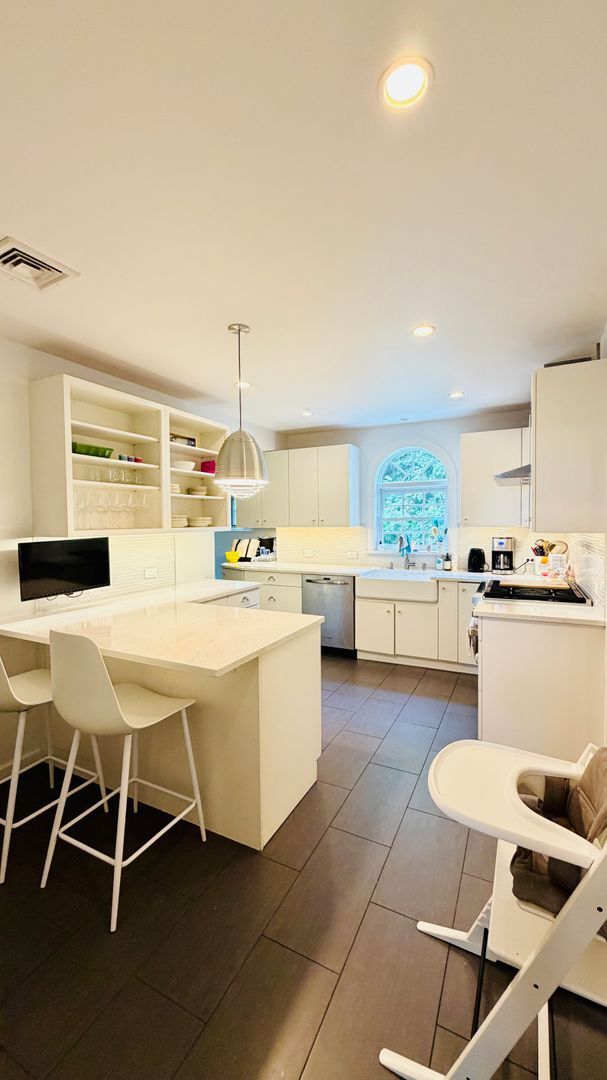 Foto del edificio - Elegant 3 Bedroom Tudor with Flexible Living Space