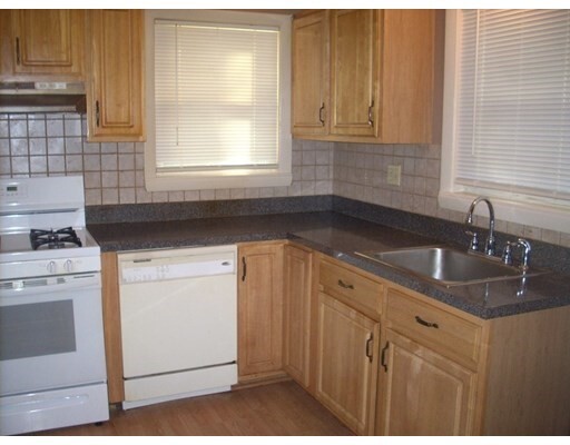 Foto del edificio - 167-169 Pleasant St