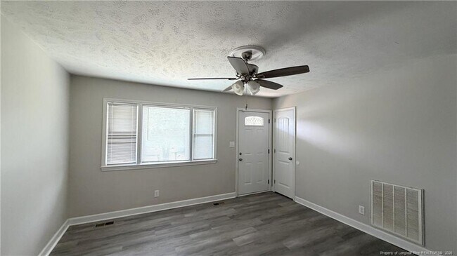 Building Photo - 3257 Vardaman Ave