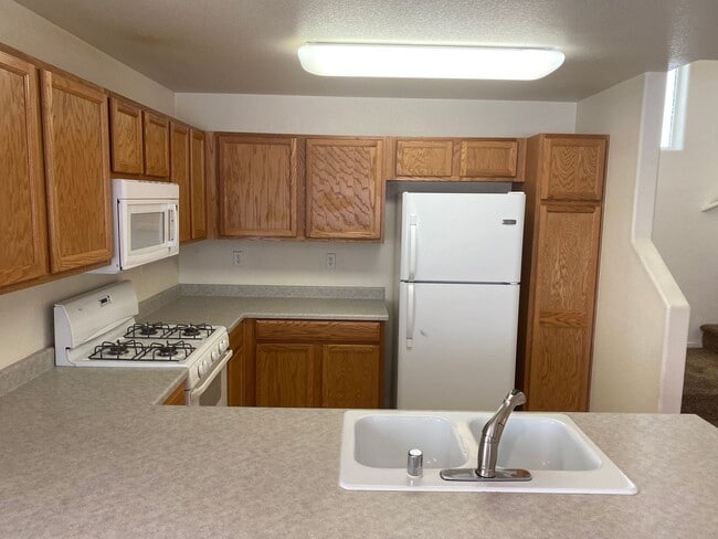 Building Photo - Beautiful Silverado Ranch Home