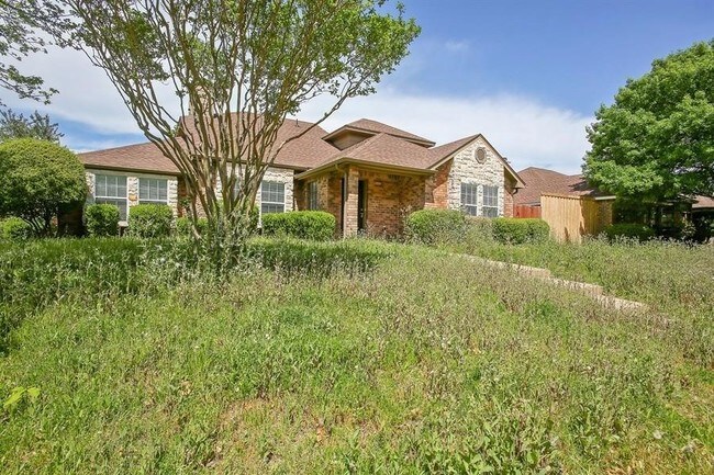 Foto del edificio - 8713 Wood Glen Dr