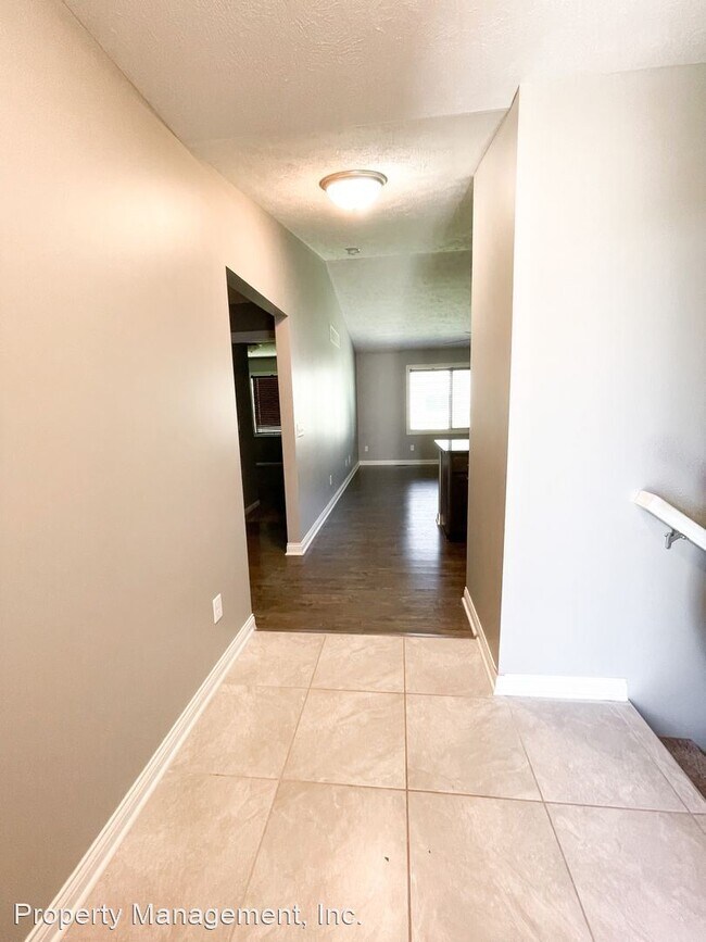 Foto del edificio - 5 br, 3 bath House - 1225 N. 100th St.