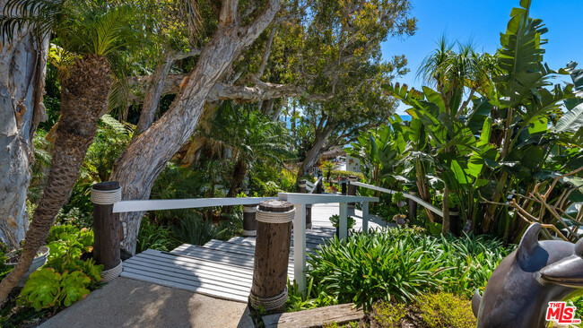 Foto del edificio - 33600 Pacific Coast Hwy