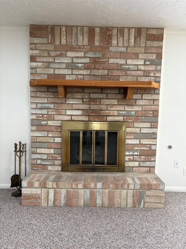 Foto del edificio - 1401 Andover Ln