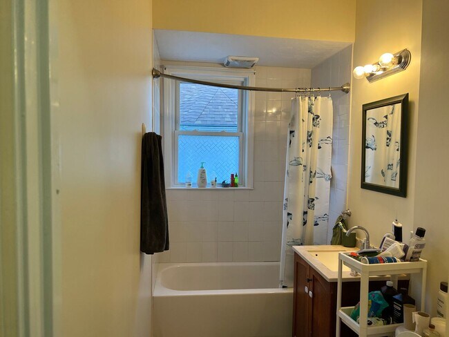 Building Photo - Jamaica Plain Two Bed Apartment Available ...