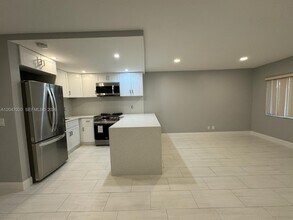 Building Photo - 500 Village Green Cir W