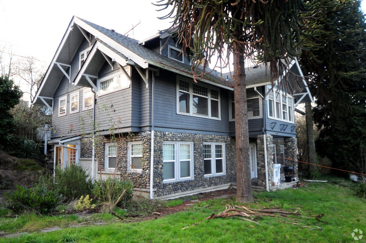 Building Photo - 13041 E Marginal Way S
