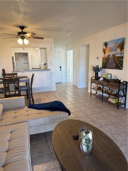 Foto del edificio - 2425 Oxford Pl