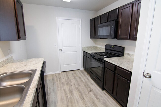 Building Photo - 24438 Amaldi Ct