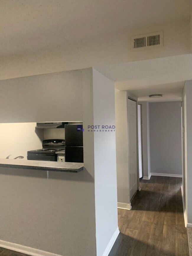 Building Photo - 515 W 27th St S