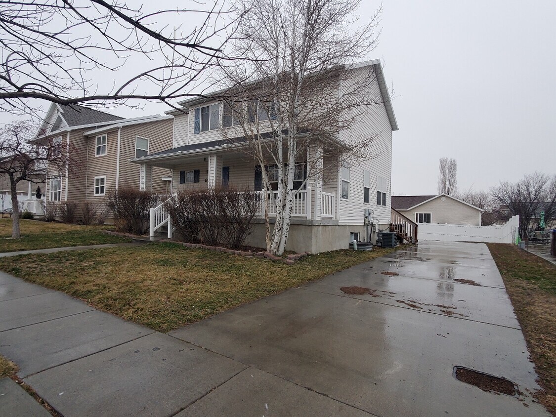 Primary Photo - 1519 Durocher Ln