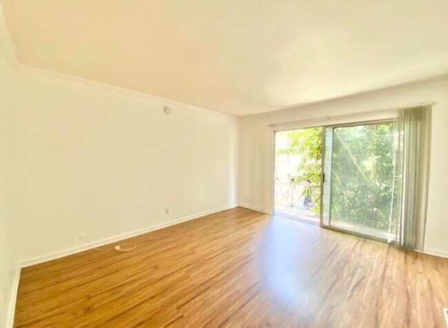 Foto del edificio - 5741 Carlton Way Los Angeles, CA 90028