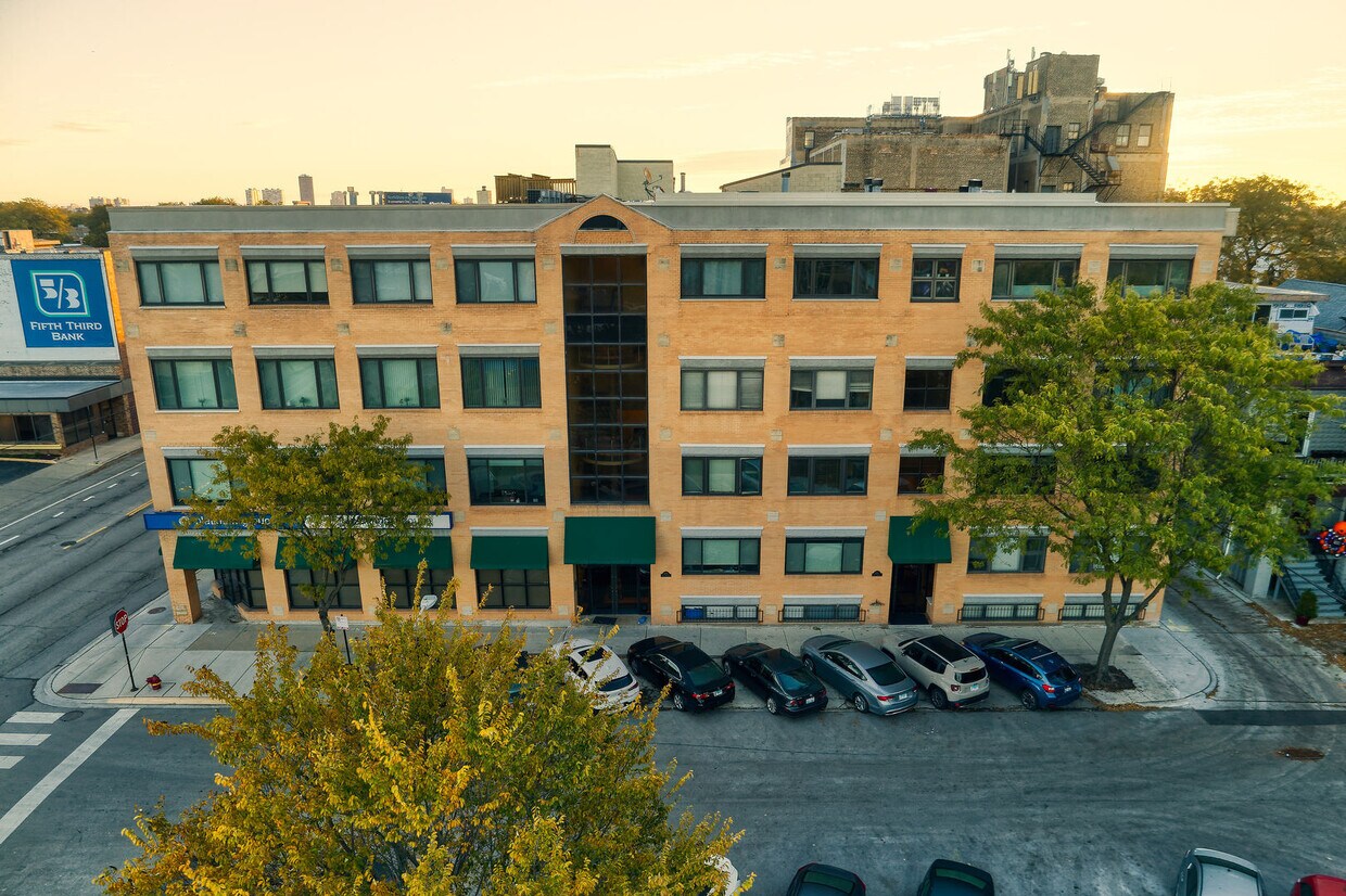Primary Photo - 4751 N Artesian Ave