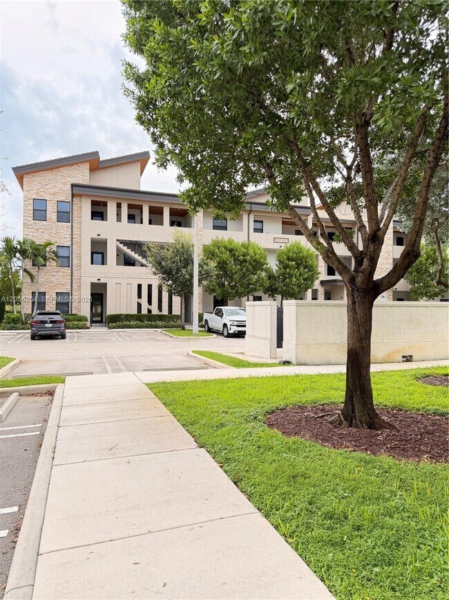 Building Photo - 7819 NW 104th Ave