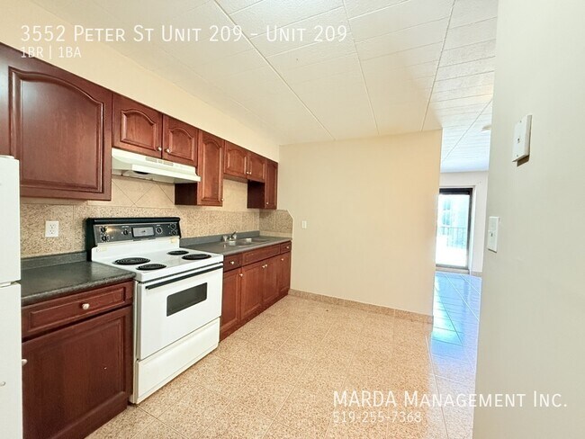 Building Photo - COZY 1 BED/1BATH APT W/ BALCONY - WESTEND! INCLUSIVE!