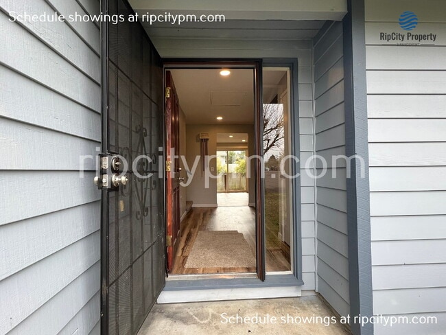 Building Photo - 12250 SW Indian Hill Ln