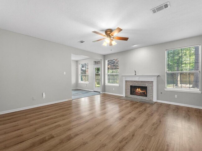 Building Photo - 3910 Echo Mountain Dr