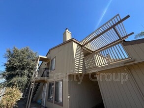 Building Photo - 4018 W Meadow Ave
