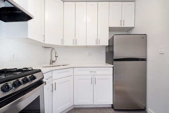 Foto del edificio - 661 Meeker Ave